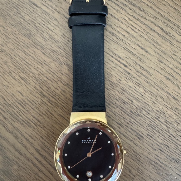 Watch - Picture 4 of 5